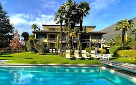 Villa Siesta, Park & Pool Living